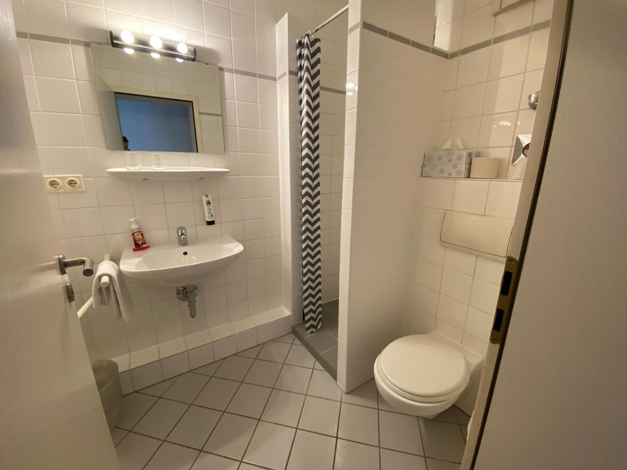 Avalon Bed & Breakfast Themen/- Nichtraucherhotel Hannover Eksteriør billede